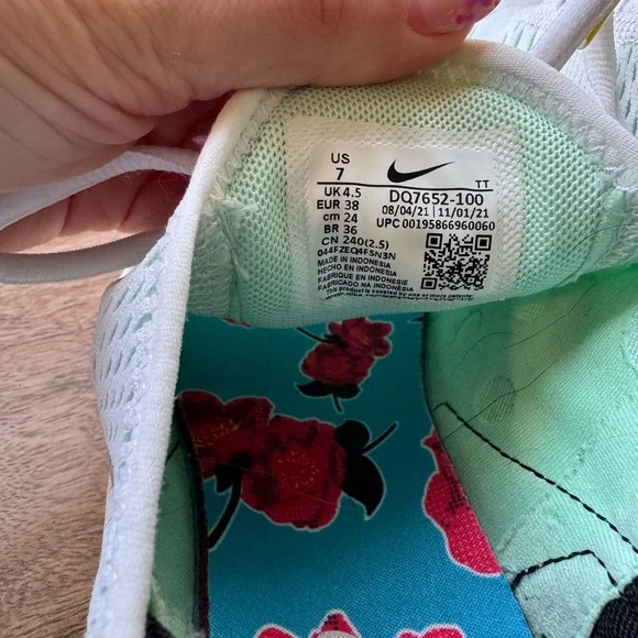 NIKE Women’s Air Max 270 Size 7 White Mint Foam - Picture 6 of 10